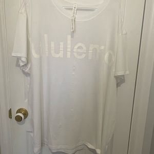 New without tags , lululemon oversized tshirt